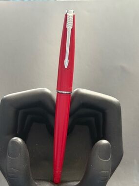 Parker 19 Refillable Red Fountain Pen from early 1960’s.